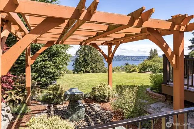 Beautiful gazebo and fountain.