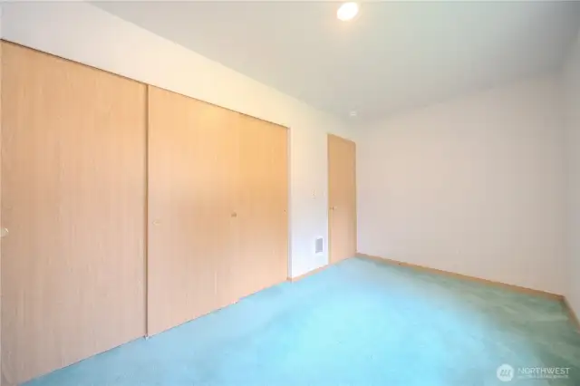 Lower bedroom #2
