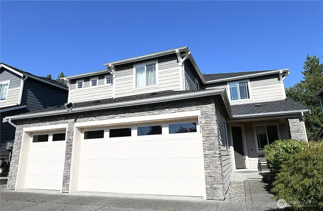 3306 Sf Home on .28 acers lot