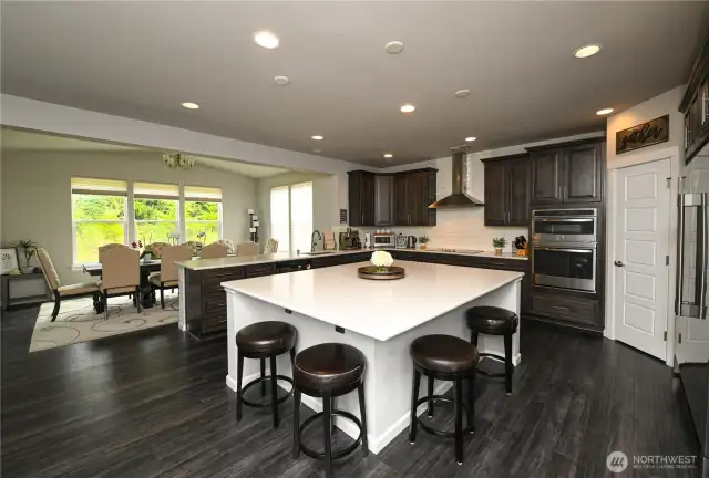 Kitchen dining room