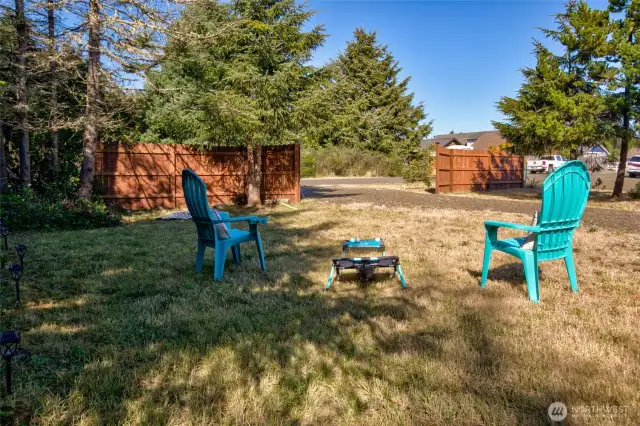 Enjoy the quiet of the woods with the comfort of utilities. This fenced lot is cleared, level, and fully equipped with water, power, and sewer.