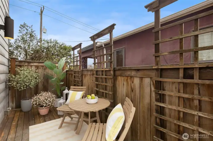 Deck has been virtually staged.