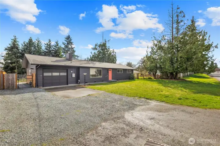 Single level living, on a large lot, centrally located in Bellingham