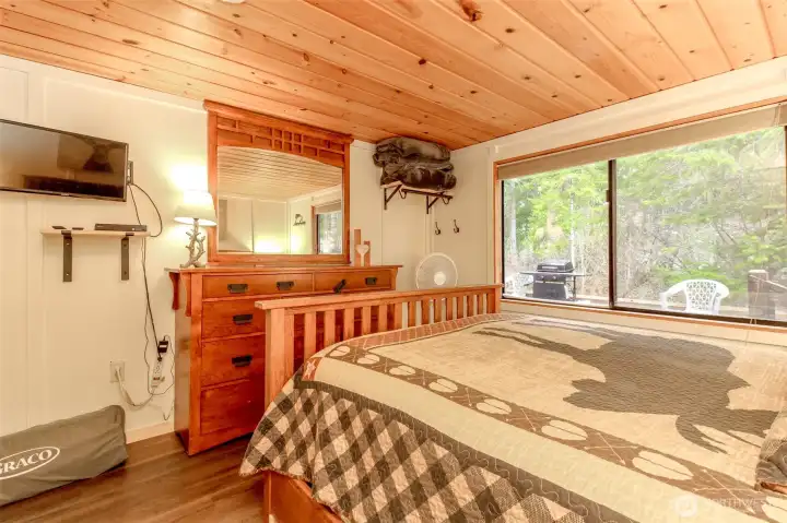 Spacious bedroom on main floor