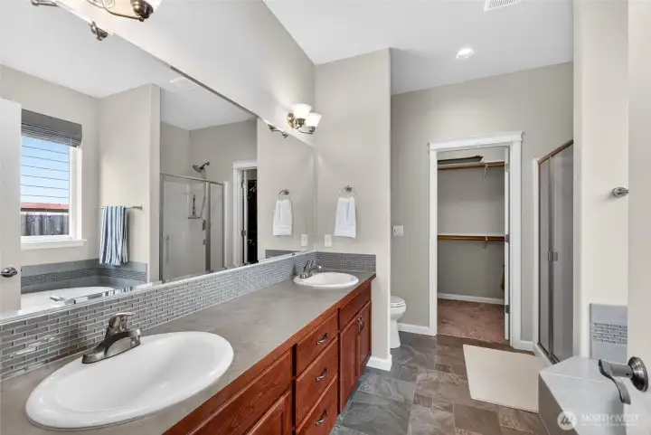 5 Piece Bath with loads of space