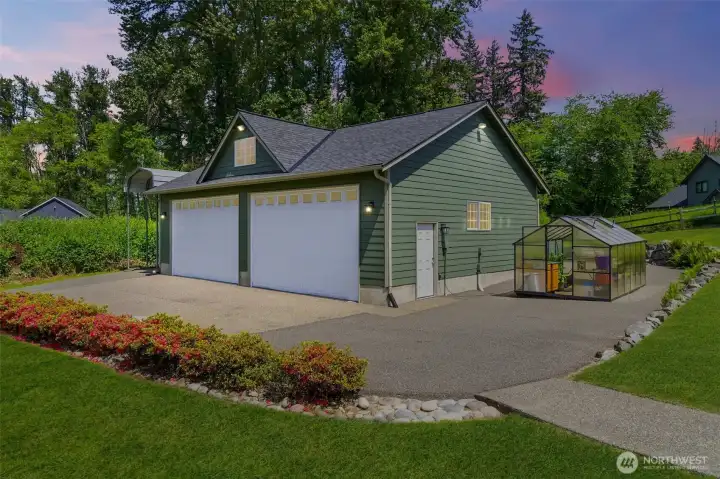 Rarely found in this area, the impressive 40x30 shop offers approximately 1,200 SF of usable space ideal for car collections, workshops, storage, and more