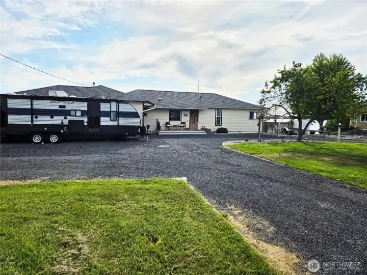 room for RV and boat parking