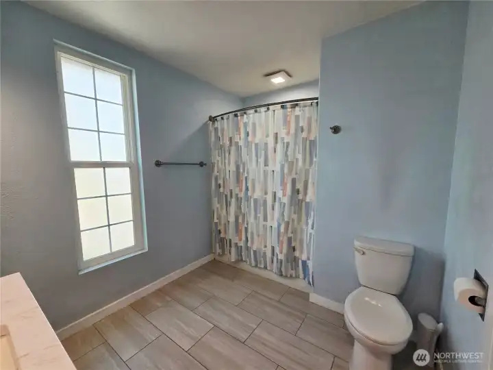 upstairs full bathroom