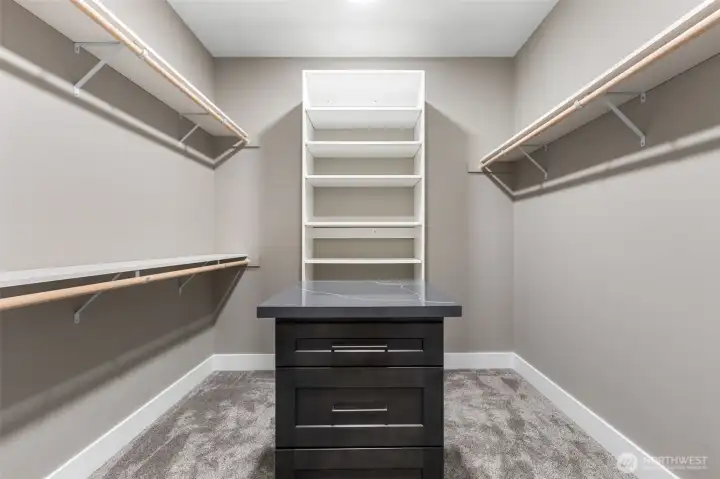 Walkin closet Walkin closet
