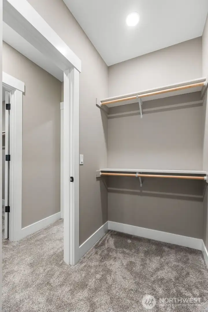 Walkin closet Walkin closet