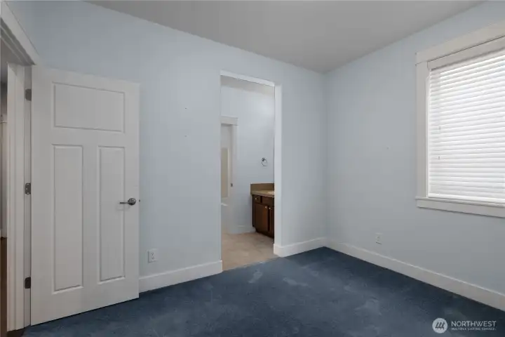 BR 2 - Enjoy the convenience and privacy of a Jack and Jill style bathroom access from the bedroom. BR 2 - Enjoy the convenience and privacy of a Jack and Jill style bathroom access from the bedroom.