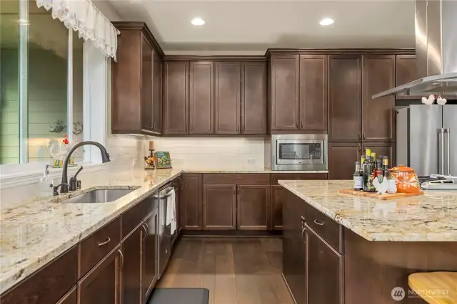 Oversized island and generous cabinetry