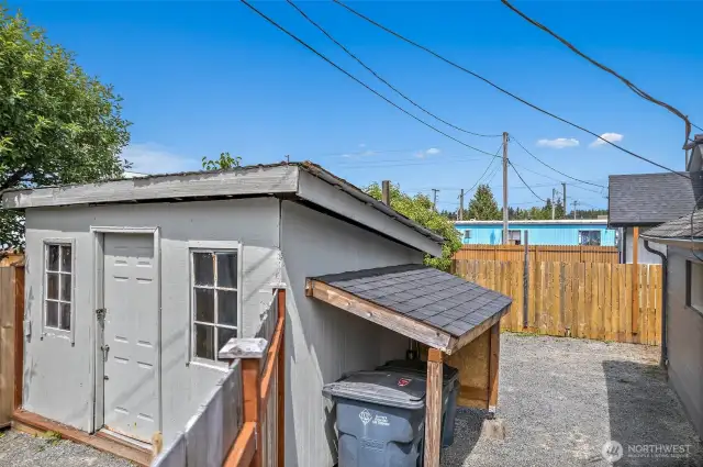 Shed in back
