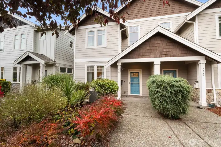 Welcome Home to your lovely Tacoma townhouse!