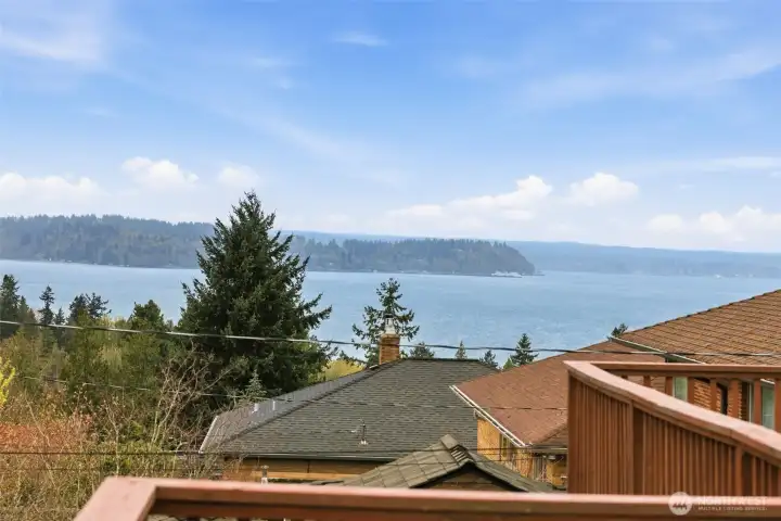 Sunrise to sunset, every deck offers sweeping Puget Sound and Olympic Mountain views