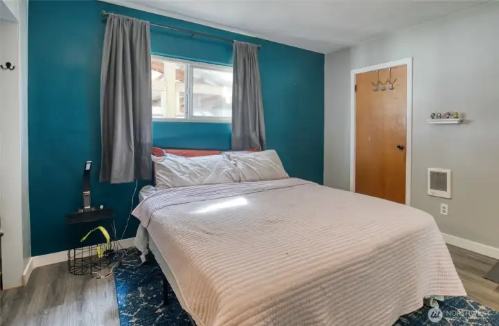 Primary bedroom, cont