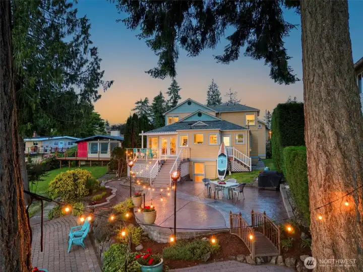 An entertaining paradise.