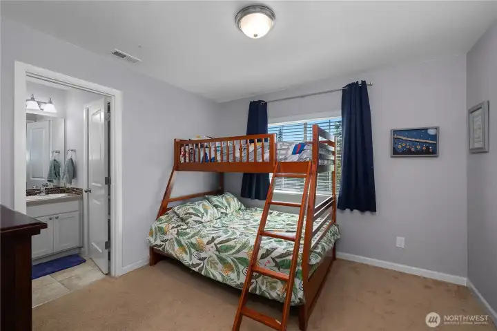 designed with flexibility in mind, this spacious bedroom easily adapt to changing needs over time.
