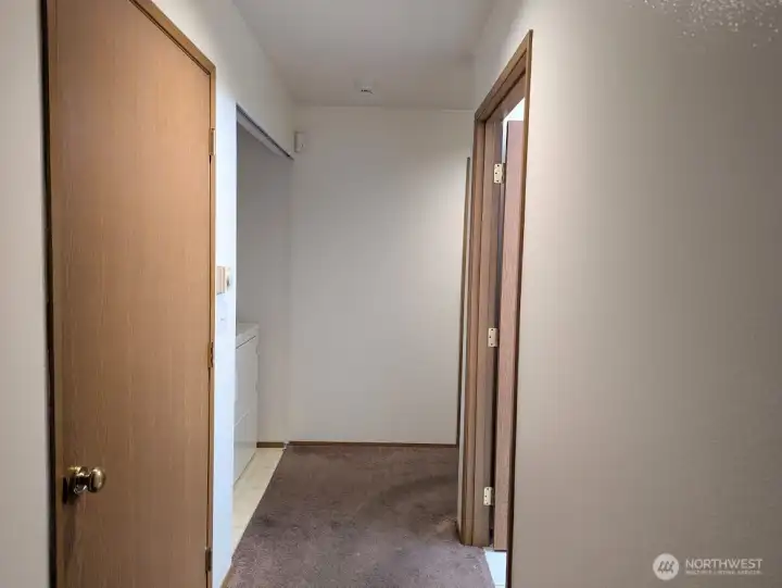 Hallway to bedrooms & baths