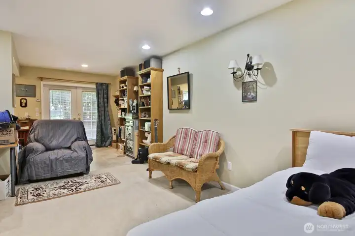 Recreation/flex room.