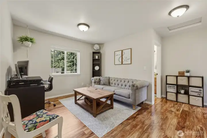 Another view of this terrific, multi-option space. Another view of this terrific, multi-option space.