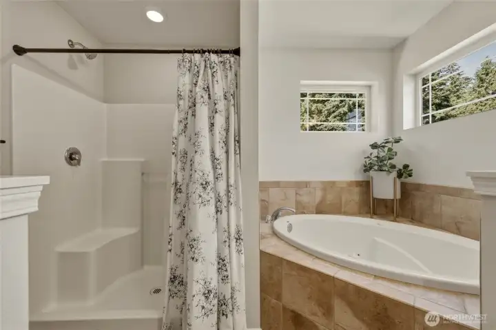 The large walk-in shower and jacuzzi option mean you're alwasy well-cared for. The large walk-in shower and jacuzzi option mean you're alwasy well-cared for.