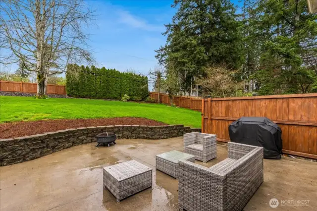 Main level outdoor patio