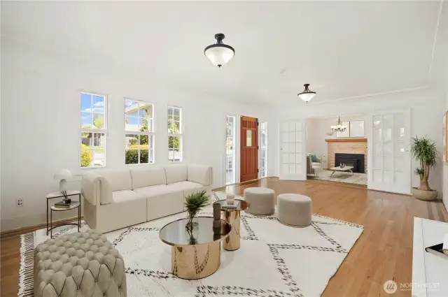 Large and sun filled Living Room - virtually staged