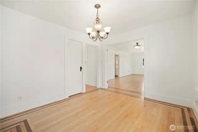 Sitting/Dining Room