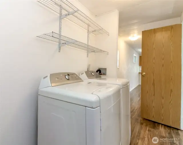 Washer / Dryer in Hall