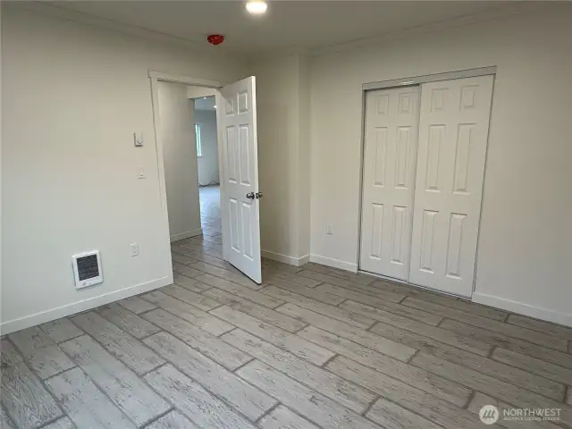 Middle bedroom