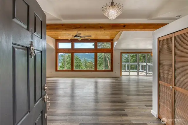 Entry to living room and kitchen.
