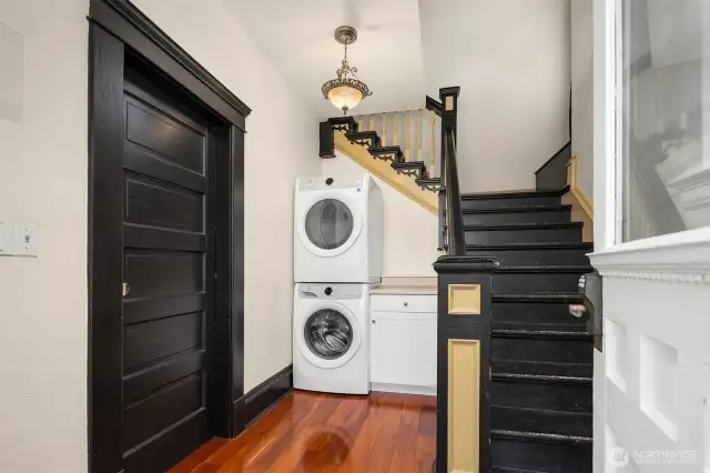 Shared entrance & laundry on main floor