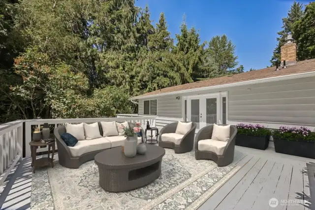 Deck with virtual staging