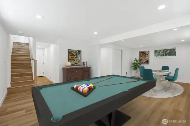 Bonus Room w/virtual staging.