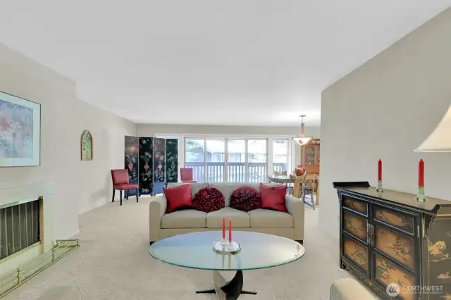 Living room w/ fireplace
