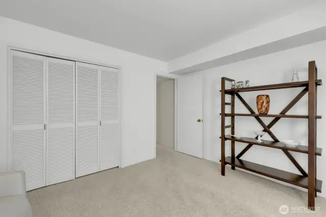 2nd bedroom