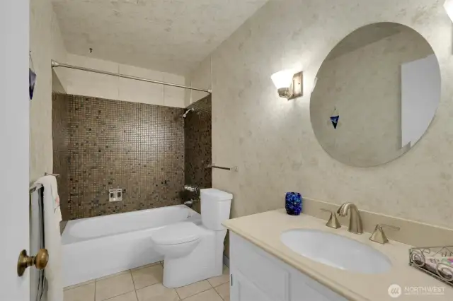 2nd bathroom