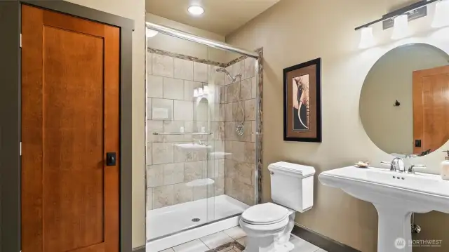 Hallway/guest bath