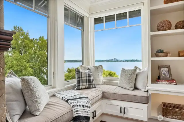 Snuggle up and dive deep into your novel while enjoying the view.