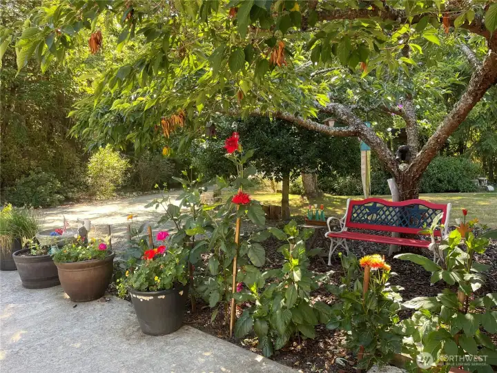 Little sitting area off the porch entrance stairs