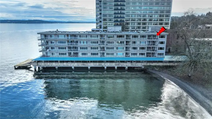 Top Floor Corner unit with Lake views!