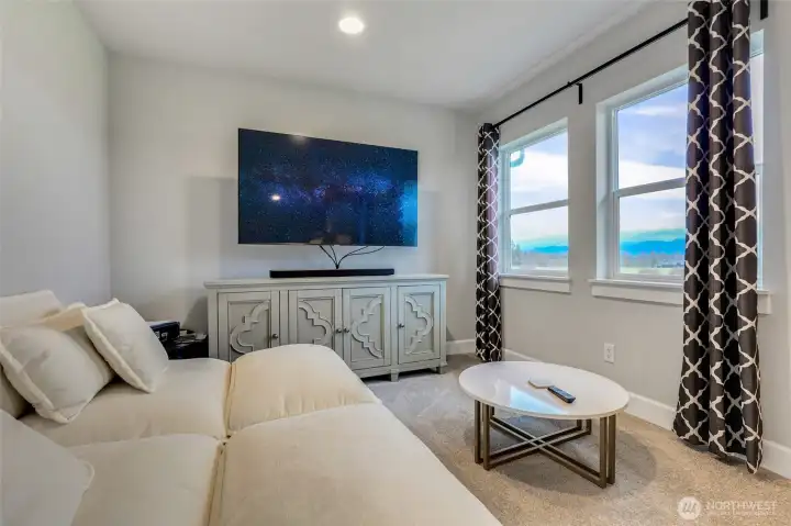 Primary bedroom sitting area