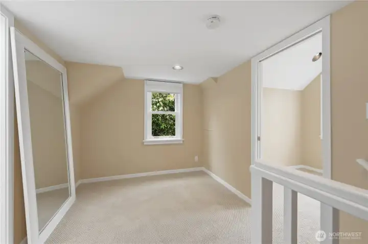 Foyer offering a myriad of uses. Foyer offering a myriad of uses.