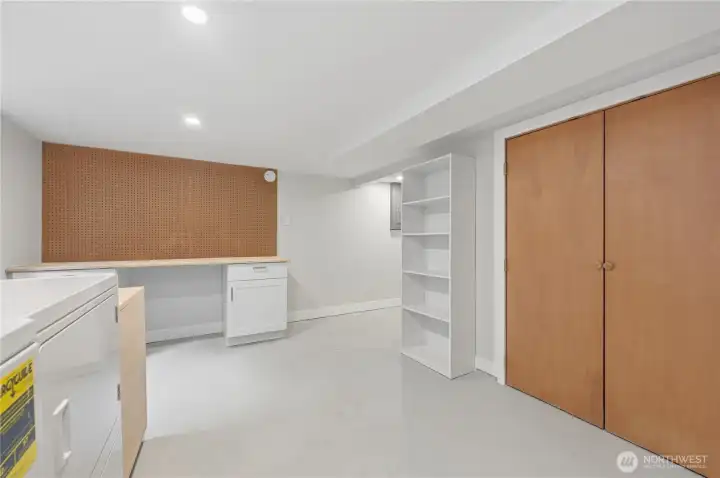 Nice space! That leads to the garage. Nice space! That leads to the garage.
