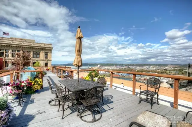 Roof top deck with GORGEOUS views!