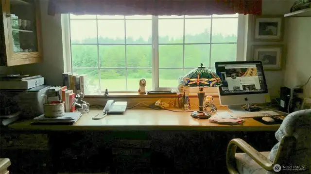Office/desk space just adjacent to the kitchen with inspiring view!