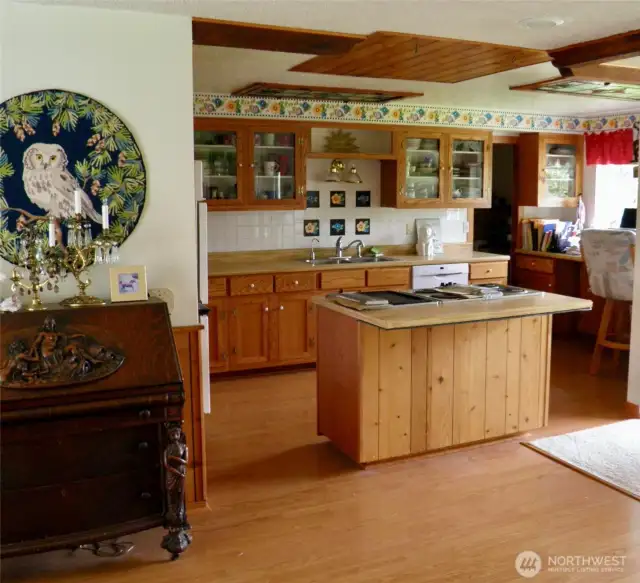 Side view into kitchen from entry area.
