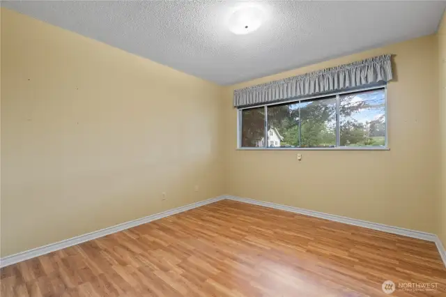 Guest bedroom 1