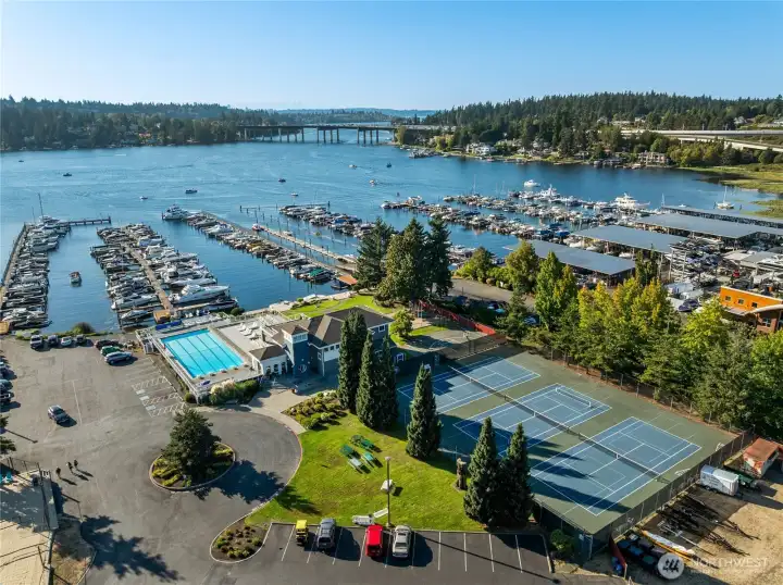 Welcome to Newport Shores and the Newport Yacht Club!